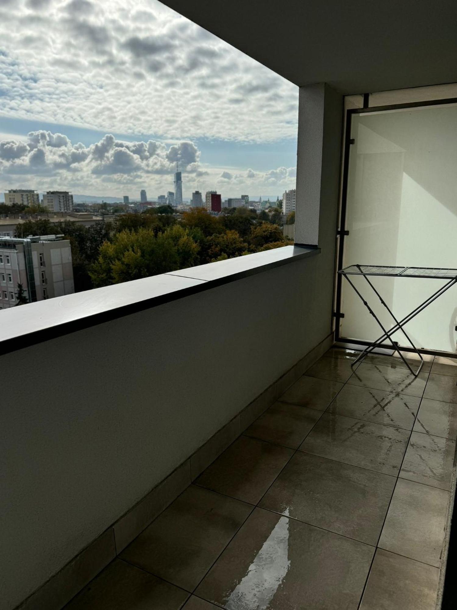 Sky Tower Self Check In 1 Bedroom Apartment Rzeszów Eksteriør billede